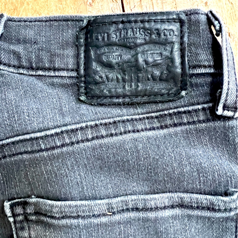 Genuine high rise Levi’s black skinny jeans